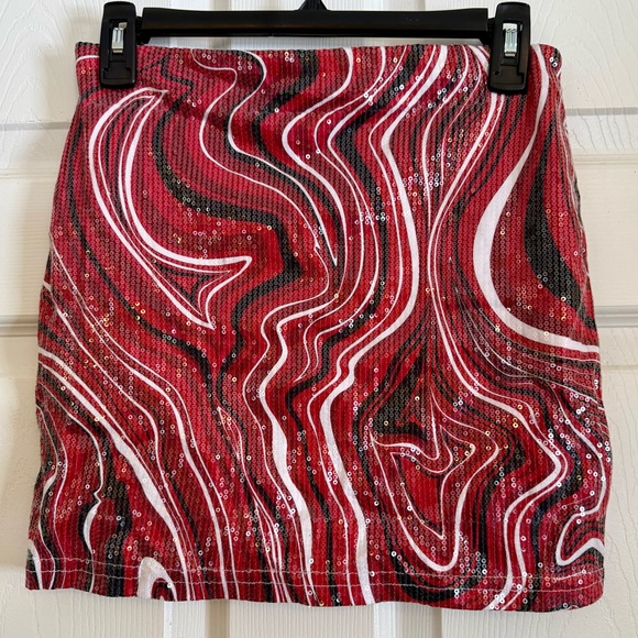 rue21 Red & Black Sequin Marble Swirl Mini Skirt - Size Medium - Picture 5 of 8